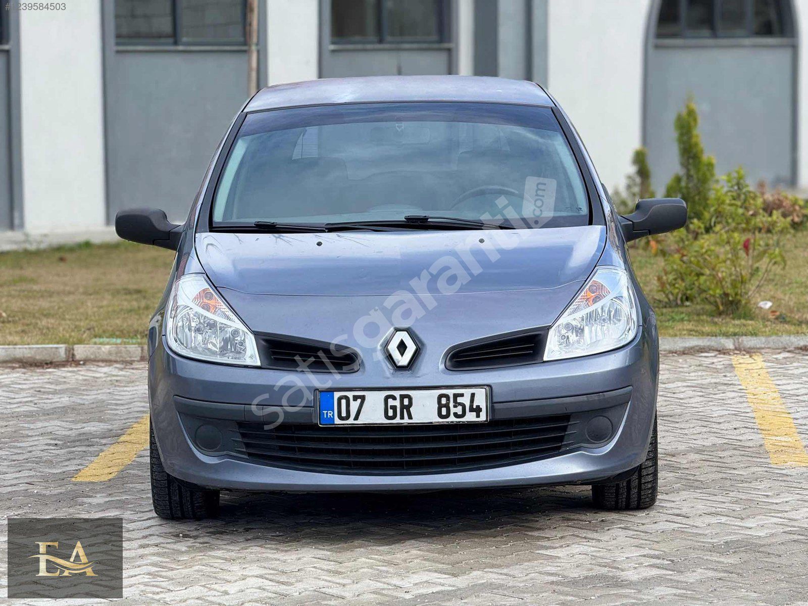 EMİN AYIK OTOMOTİV DEN HATASIZ CLİO