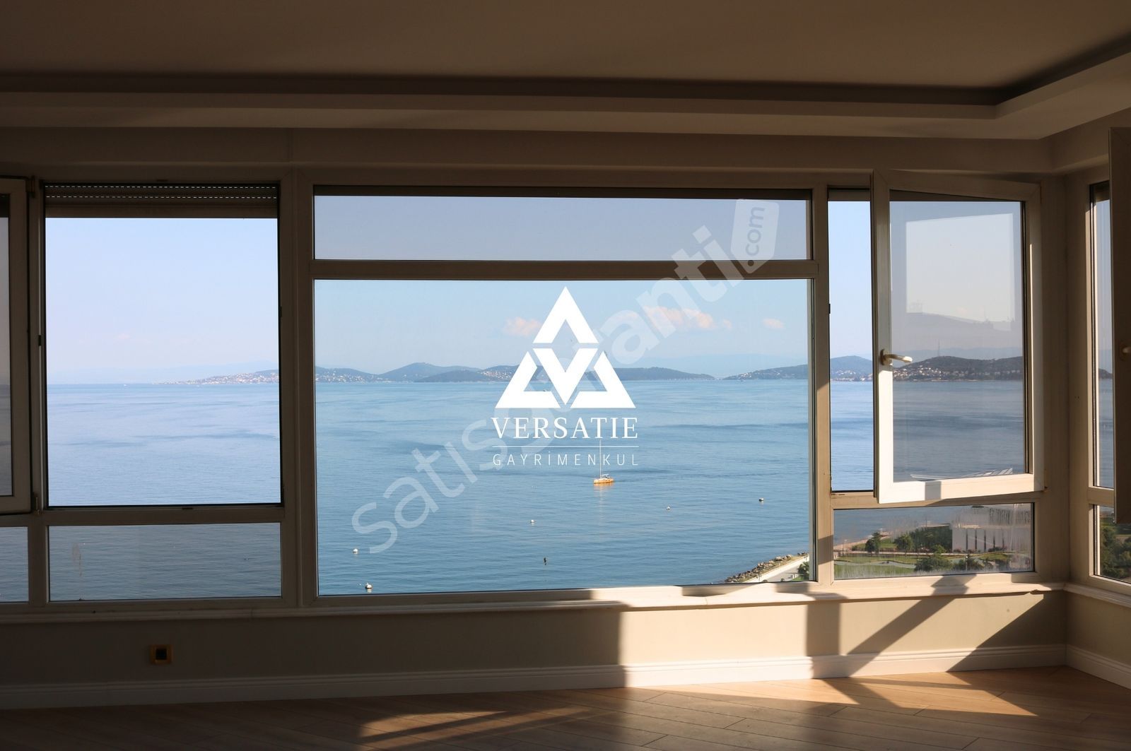 Fenerbahçe Sahilde Deniz Manzaralı Lüks Kiralık 4+1 Çatı Dubleks Daire
