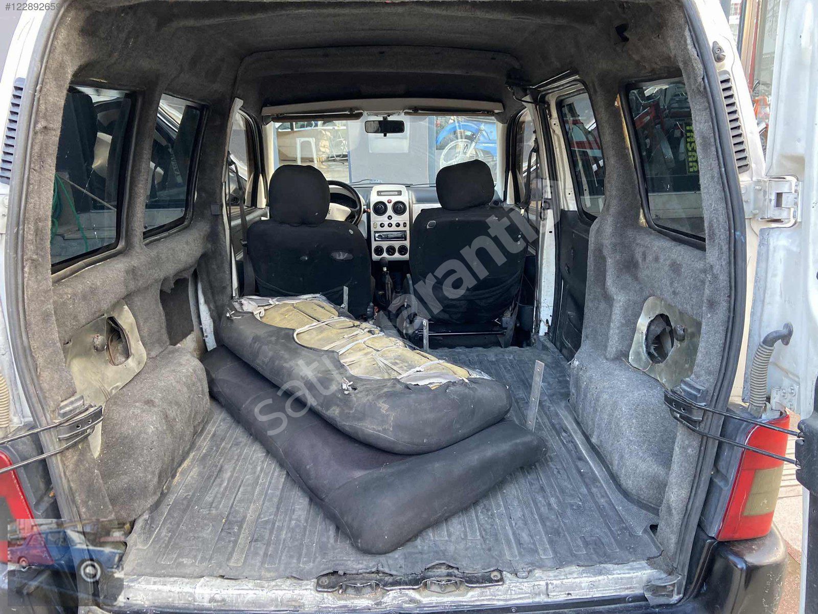 TAŞAR OTOMOTİV DEN 2005 PEUGEOT PARTNER KILİMALI