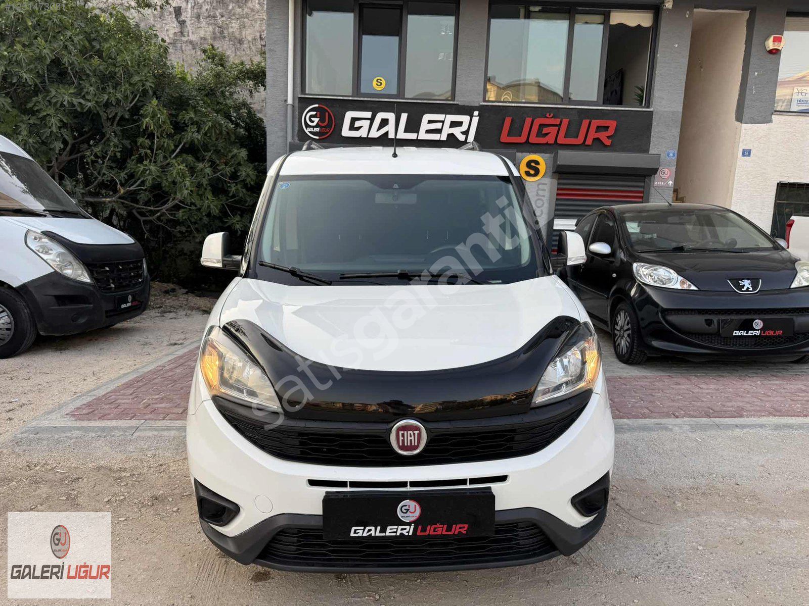 GALERİ UĞUR'DAN 2020 47000'DE 1.6 MULTİJET FİAT DOBLO COMBİ EASY