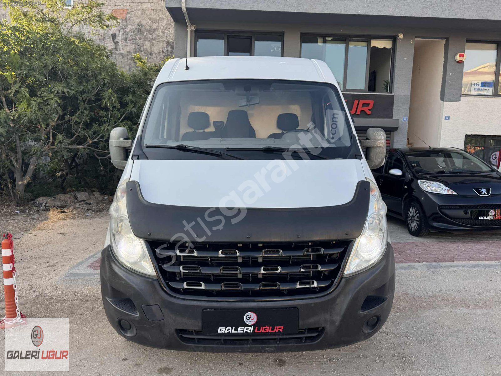 GALERİ UĞUR'DAN 2013 ÇİFT TEKER WEBASTOLU 15 M3 RENAULT MASTER