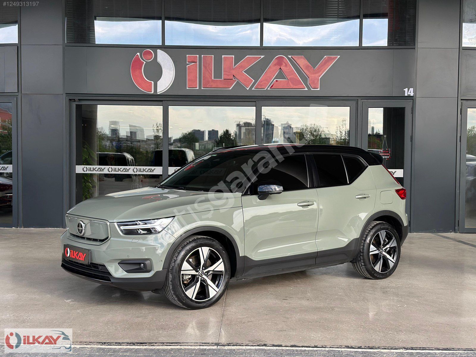 İLKAY OTO'DAN 2021 VOLVO XC40 P8 Recharge Pro HATASIZ 43,000 KM