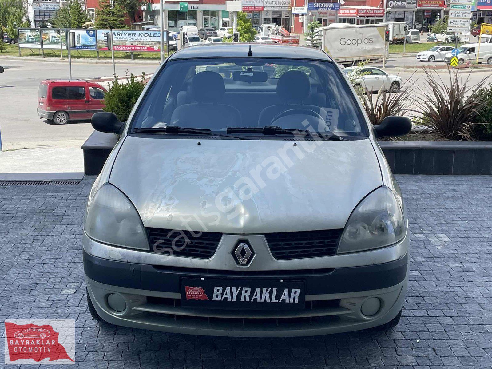 BAYRAKLAR'DAN 2004 MODEL CLİO 1.4 LPG'Lİ