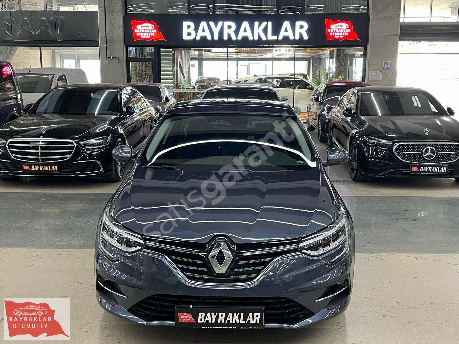 BAYRAKLAR'DAN 2024 MEGANE GSR2 TESLA EKRAN NAVİGASYON PAKET ICON