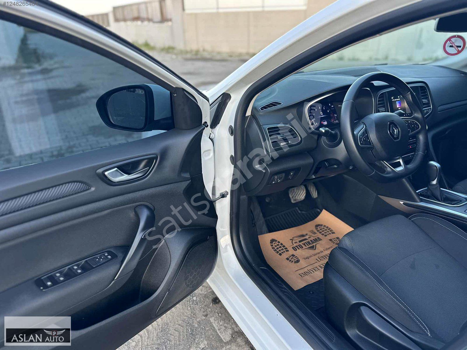ASLAN AUTO DAN SATILIK 2023 MODEL MEGANE OTOMATİK 95 KM
