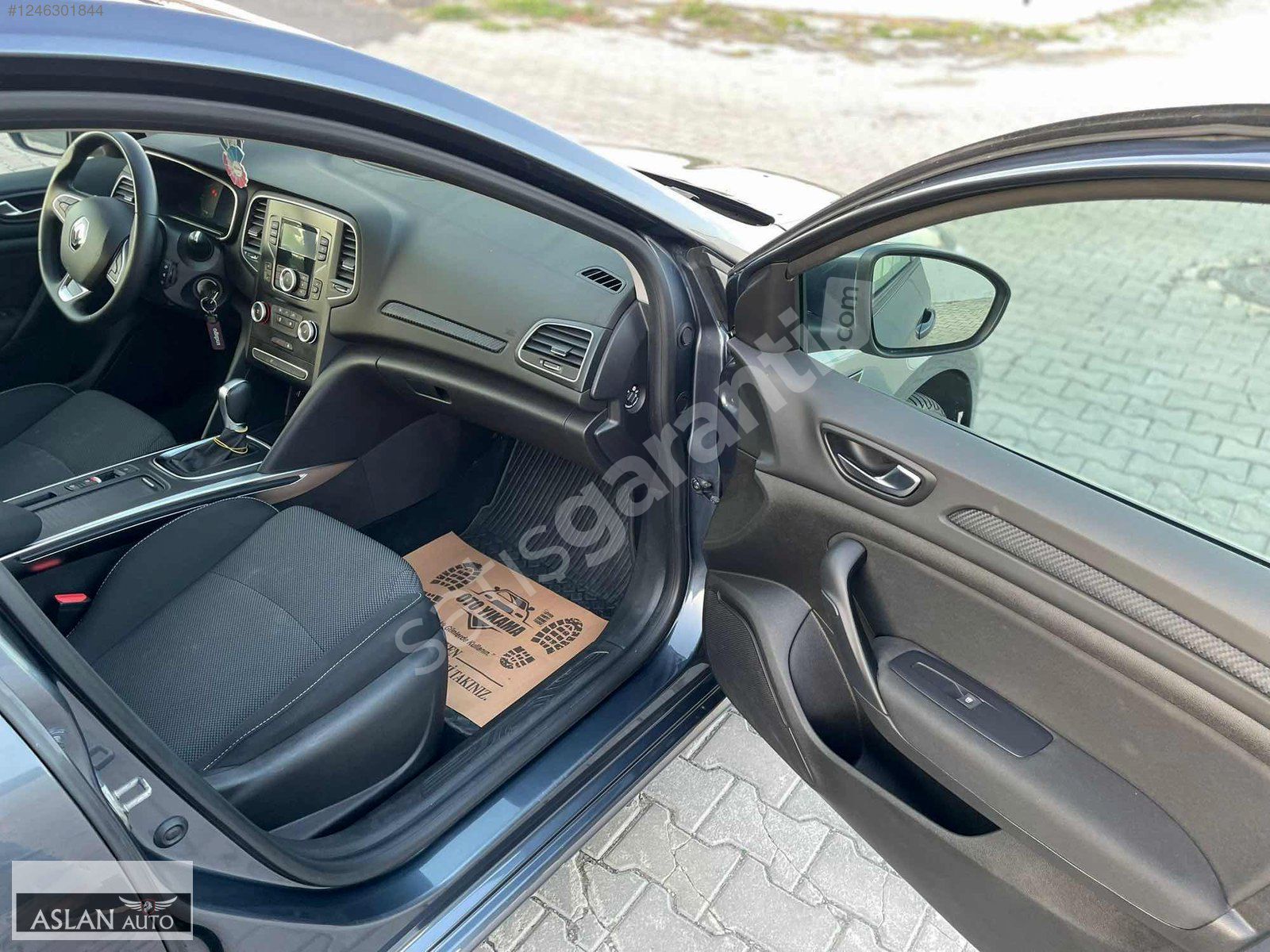 ASLAN AUTODAN 2023 RENAULT MEGANE 1.3 TCE JOY OTOMATİK