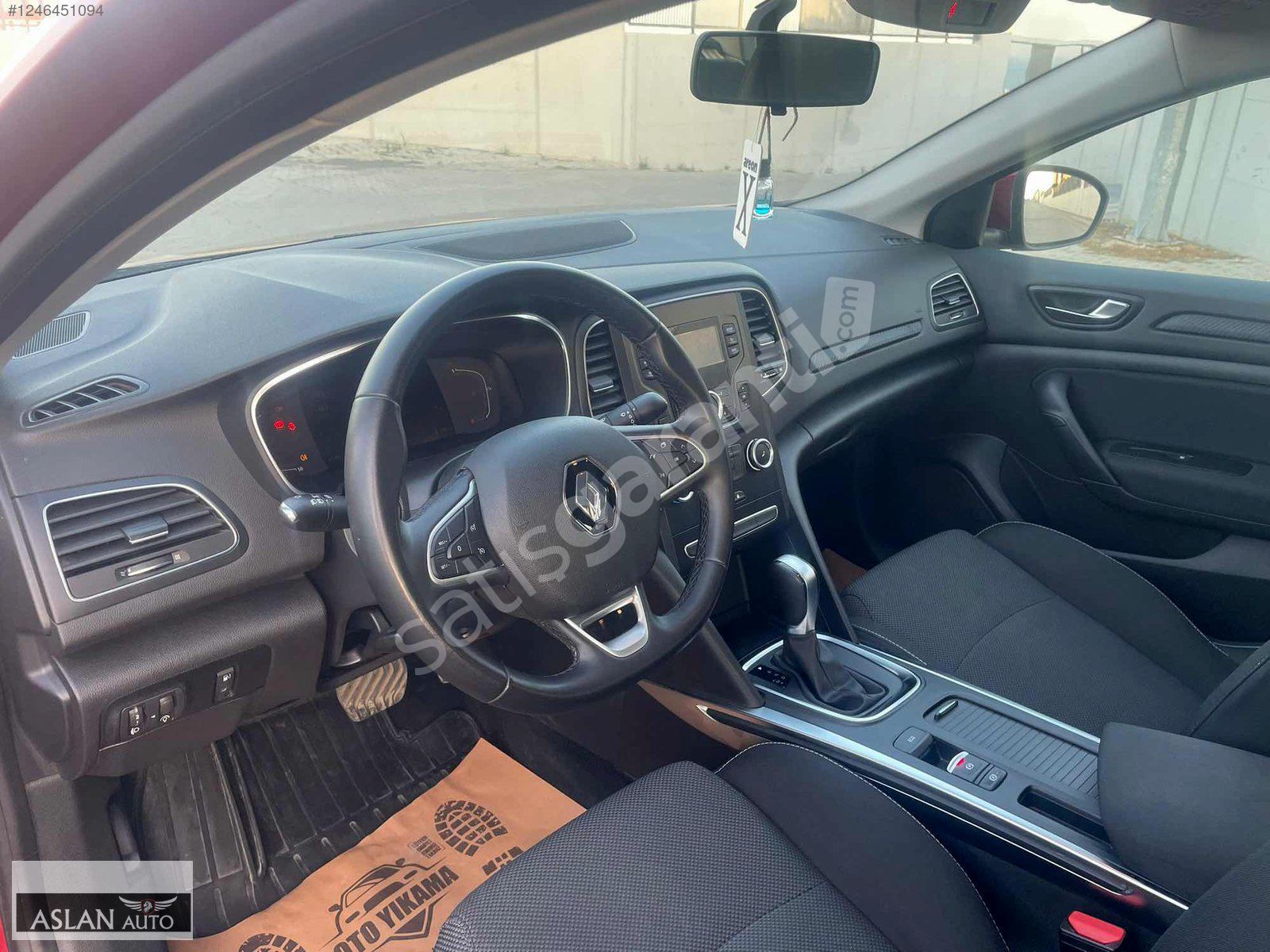 ASLAN AUTODAN 2023 MODEL RENAULT MEGANE 1.3 TCE JOY HATASIZ