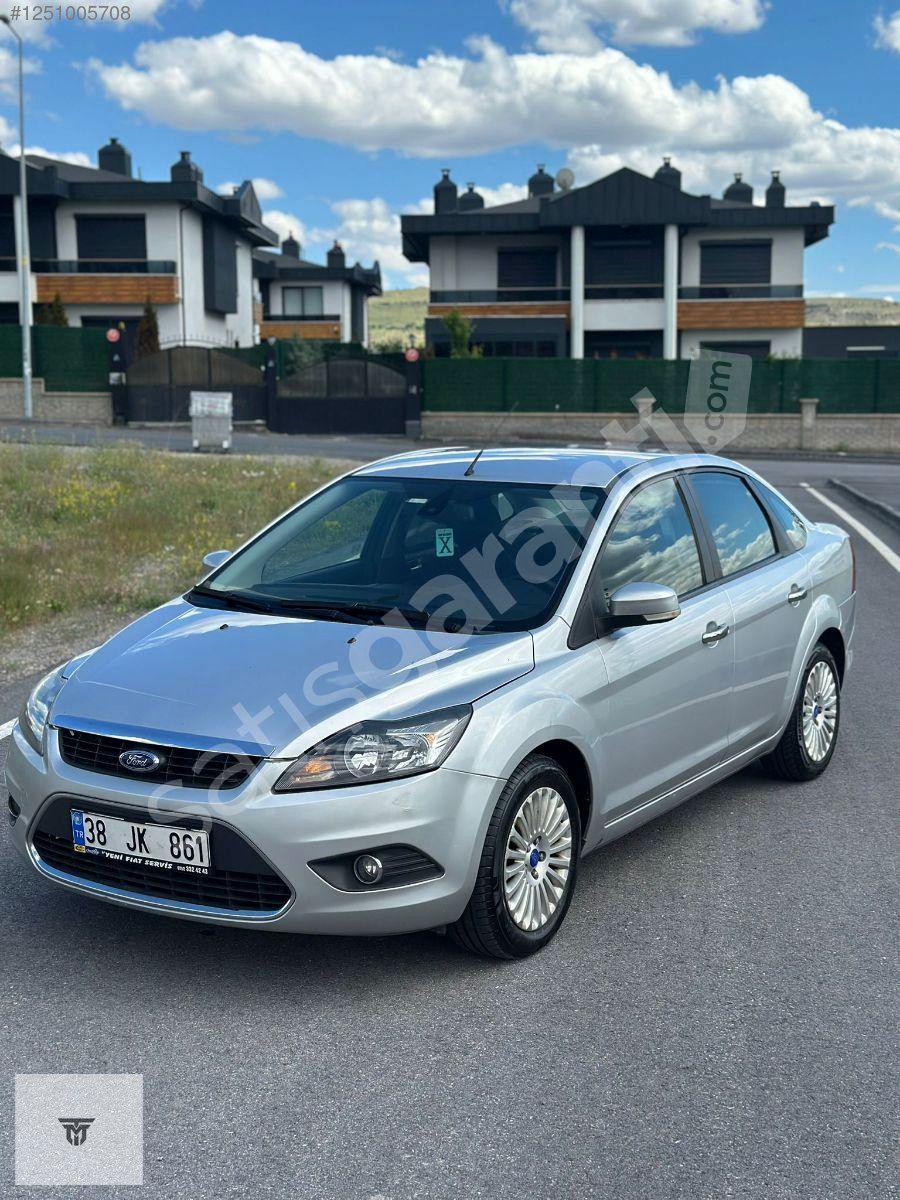 FORD FOCUS OTOMATİK BENZIN LPG LI TEMIZ