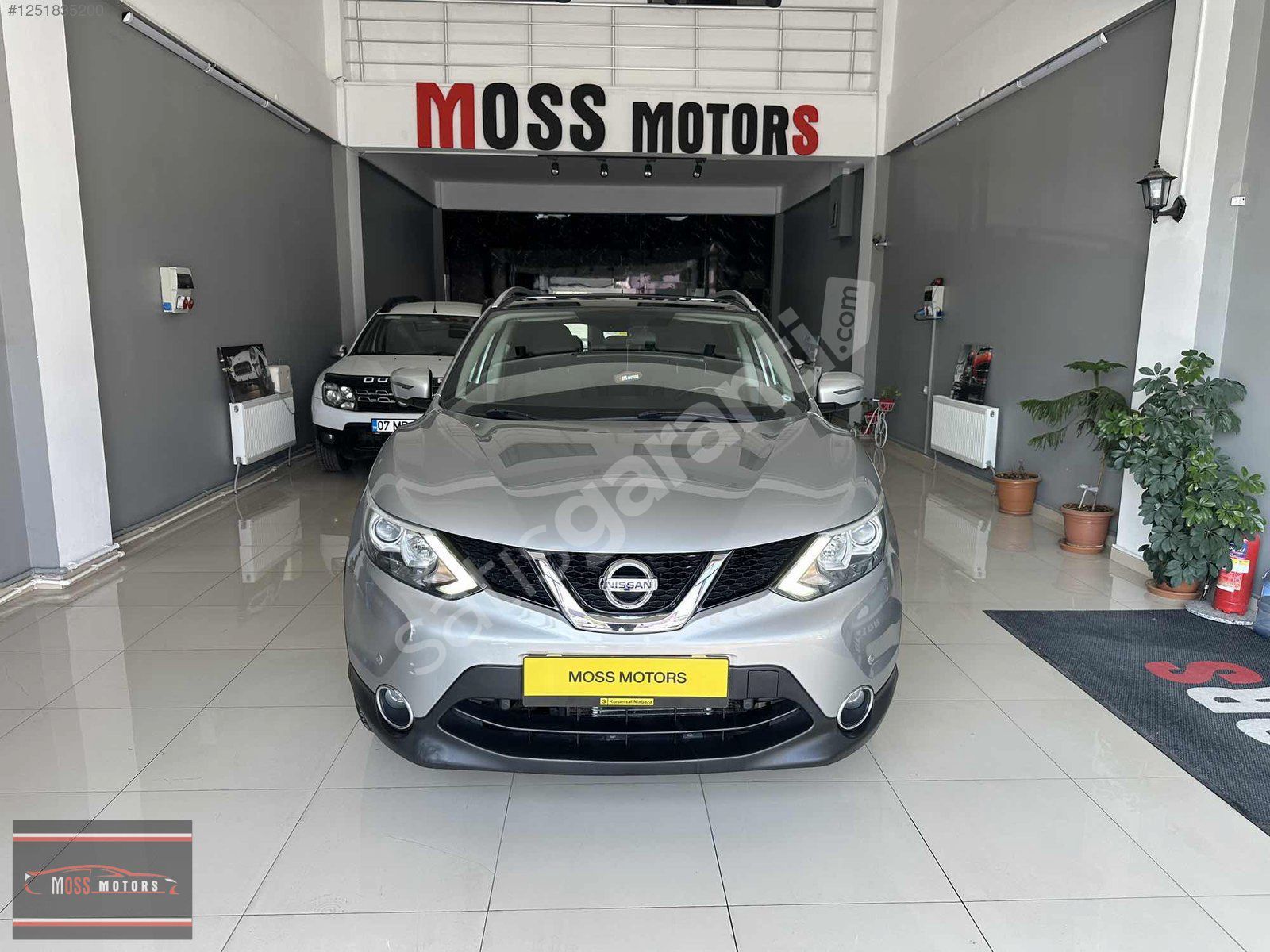 2016 MODEL HATASIZ BOYASIZ DÜŞÜK KM CAM TAVANLI OTOMATİK QASHQAI