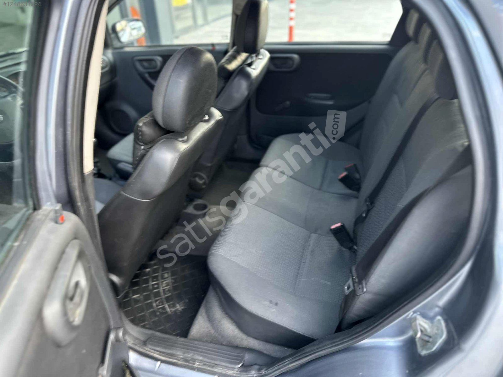 1.2 Benzin Li düşük km Corsa
