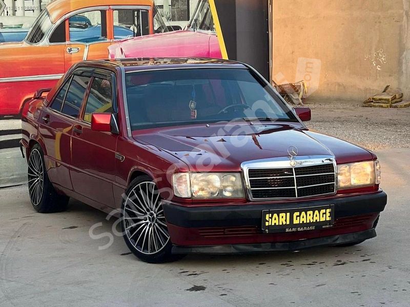 SARI GARAGE'DAN EMSALSİZ TEMİZLİKTE 90 MODEL SUNROOF'LU 190 E
