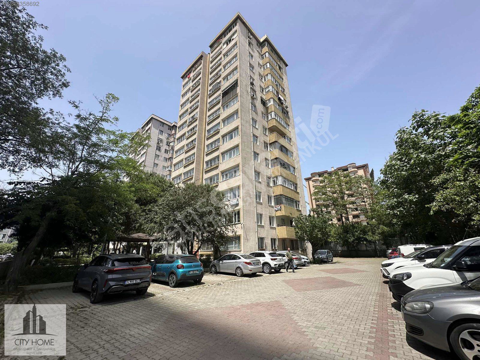 İÇERENKÖYDE SİTE İÇİ 3+1 GENİŞ, KULLANIŞLI, OTOPARKLI OFİS KATI