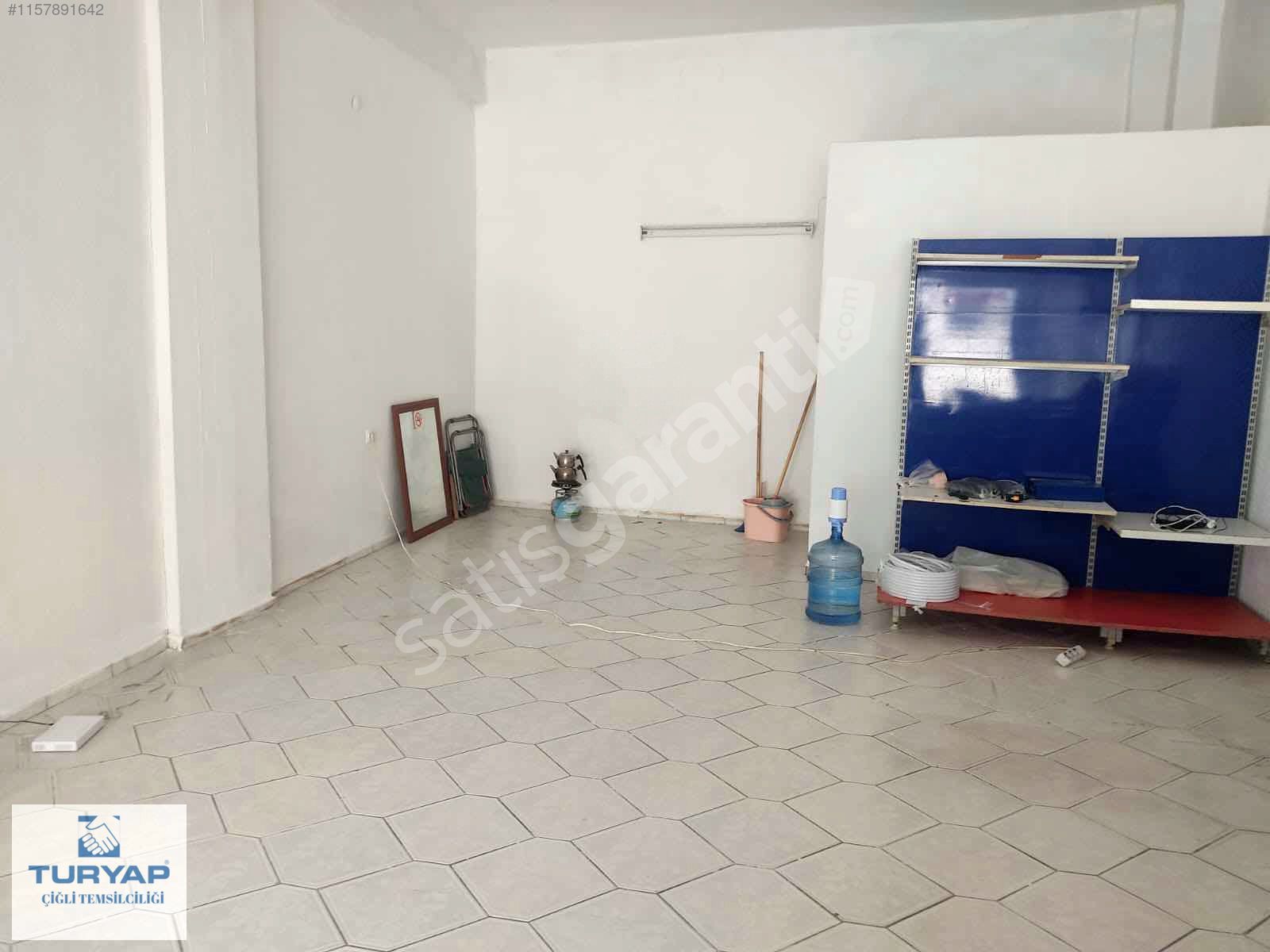 Çiğli Büyük Çiğli Mahallesi Köyiçi Caddesi'nde Satılık Dükkan