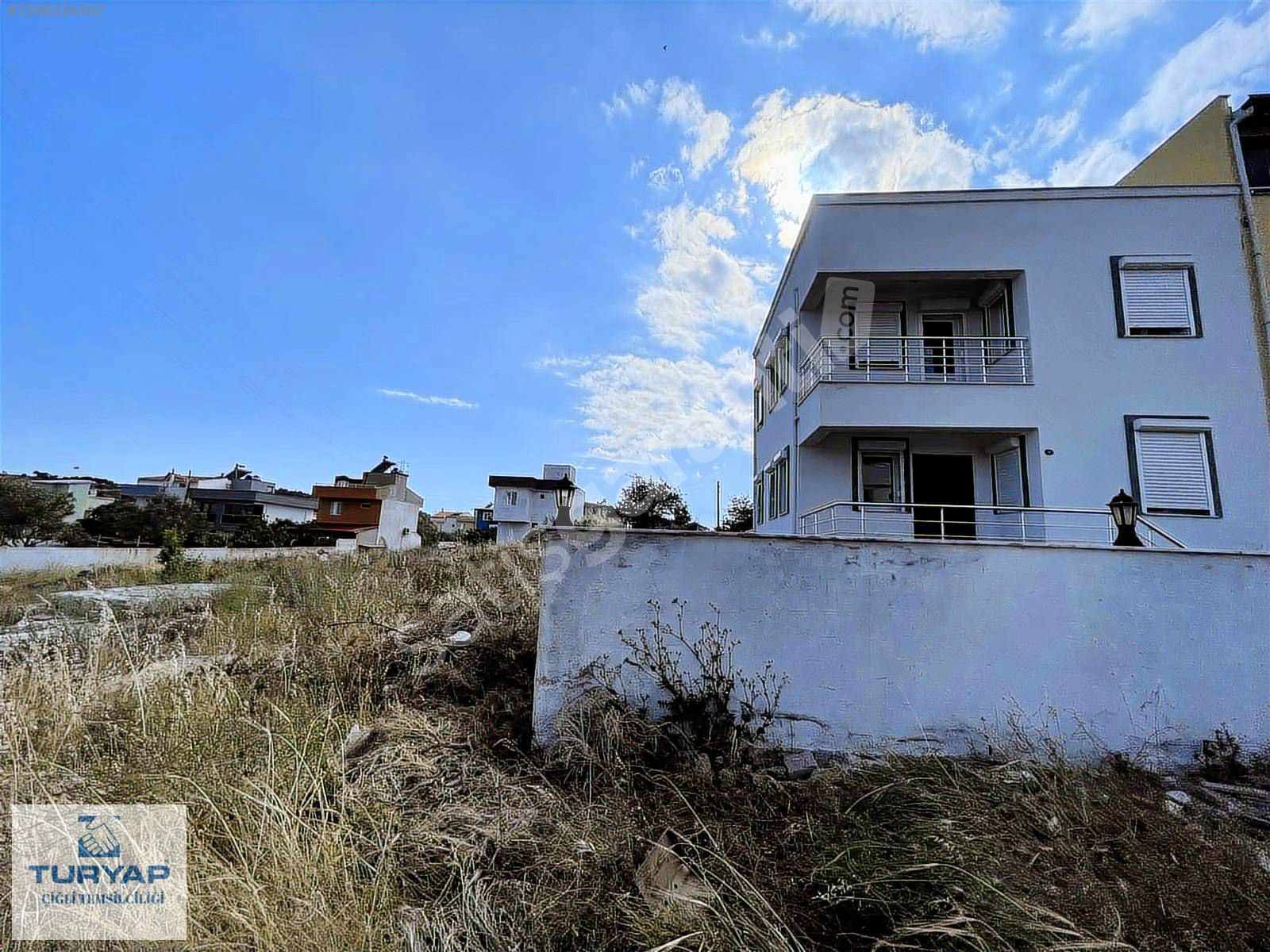 Dikili Çandarlı Mahallesi'nde Satılık 3+1 Villa