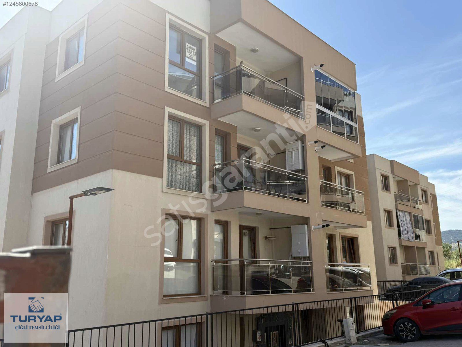Bornova Işıklar Mahalles'inde Satılık Site İçerisinde 2+1 Daire