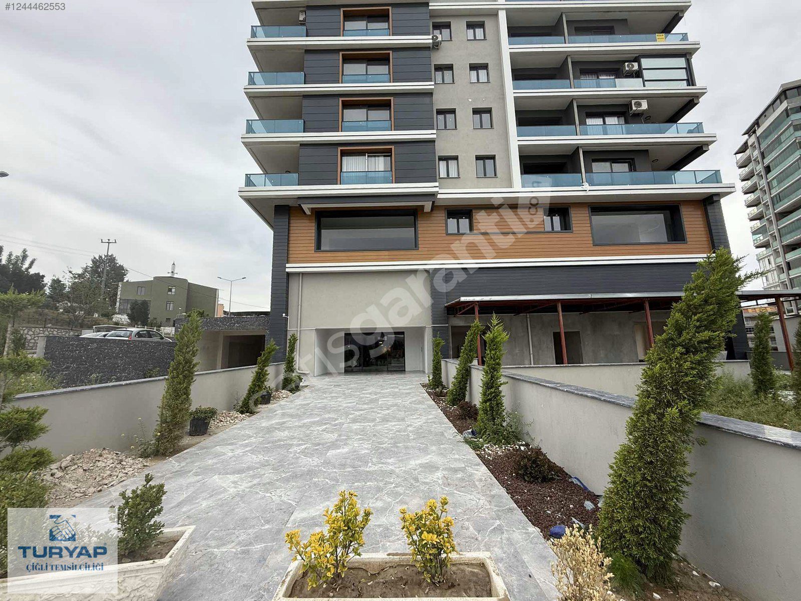Menemen Uğur Mumcu Mahalles'inde Residance da Kiralık 2+1 Daire