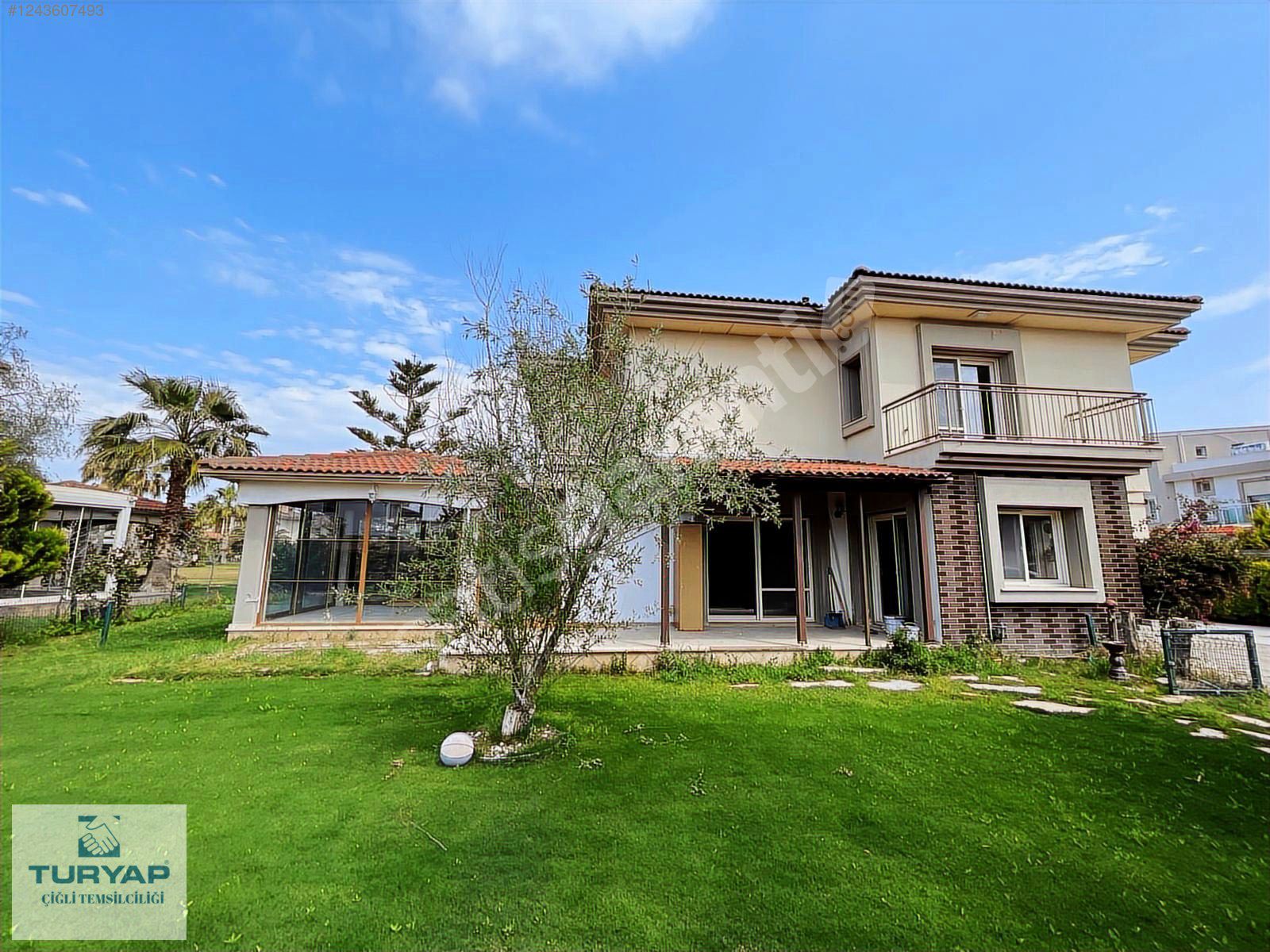 Çiğli Sasalı Gold Park Evleri'nde Satılık 4+1 Köşe Villa