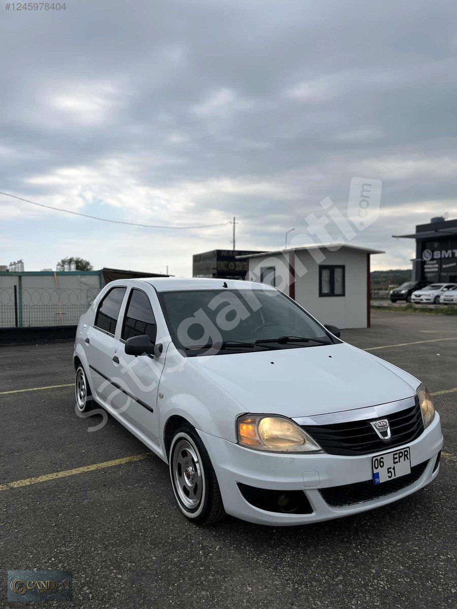 CANDAN OTOMOTİV' DEN 2010 DACIA LOGAN TEK PARÇA BOYALI