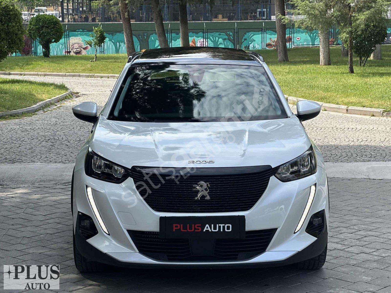 PLUS AUTO'DAN CAM TAVANLI PEUGEOT 2008 1.5 BLUEHDI ALLURE