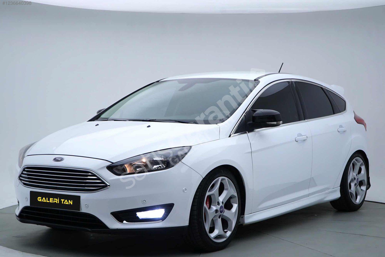 GALERİ TANDAN K.KART TAKSİT FOCUS ST EKSTRALI TRAMERSİZ 81.000KM