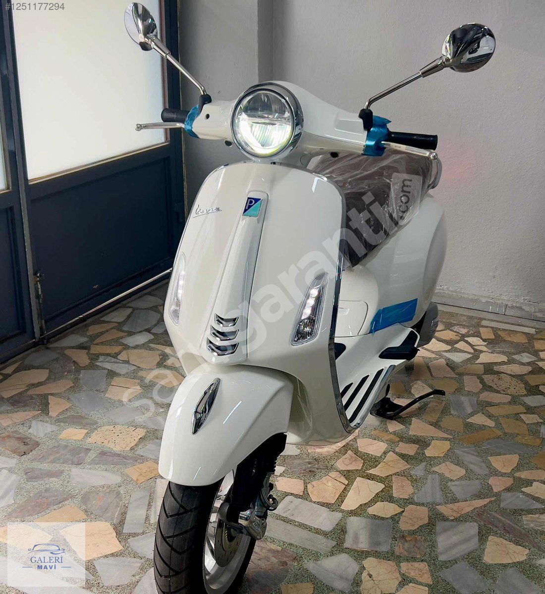 GALERİ MAVİ'DEN VESPA PRİMAVERA 150
