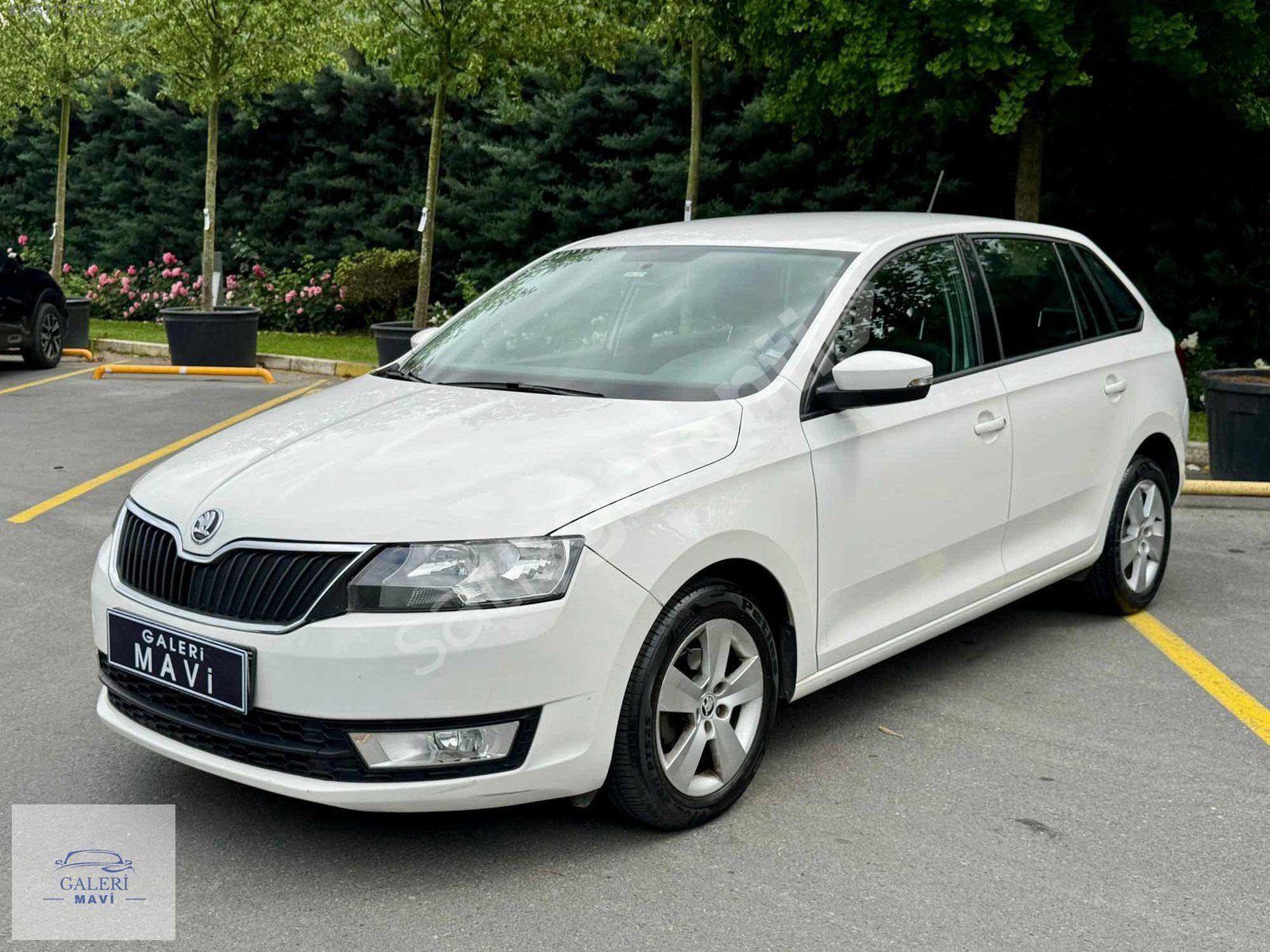GALERİ MAVİ'DEN 2015 SKODA RAPİD 1.2 TSI GREENTEC AMBİTİON
