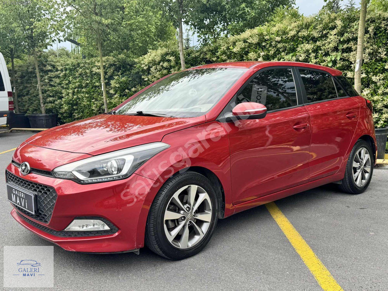 GALERİ MAVİ'DEN 2015 HYUNDAİ İ 20 1.4 CRDİ STYLE PAKET DÜŞÜK KM