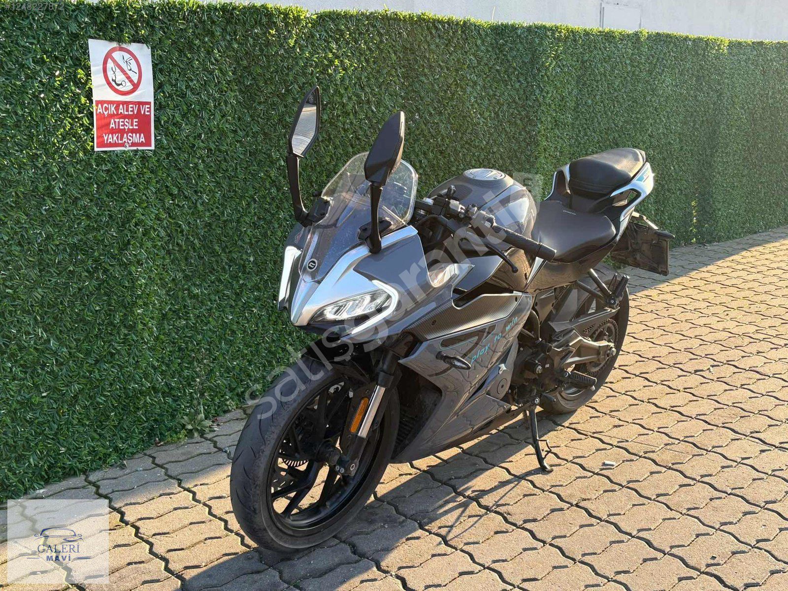 GALERİ MAVİ'DEN 2024 MODEL CF MOTO 250SR HATASIZ