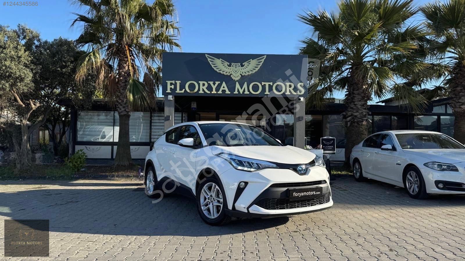 FLORYA MOTORS 2022 TOYOTA C-HR 1.8 HYBRİD FLAME