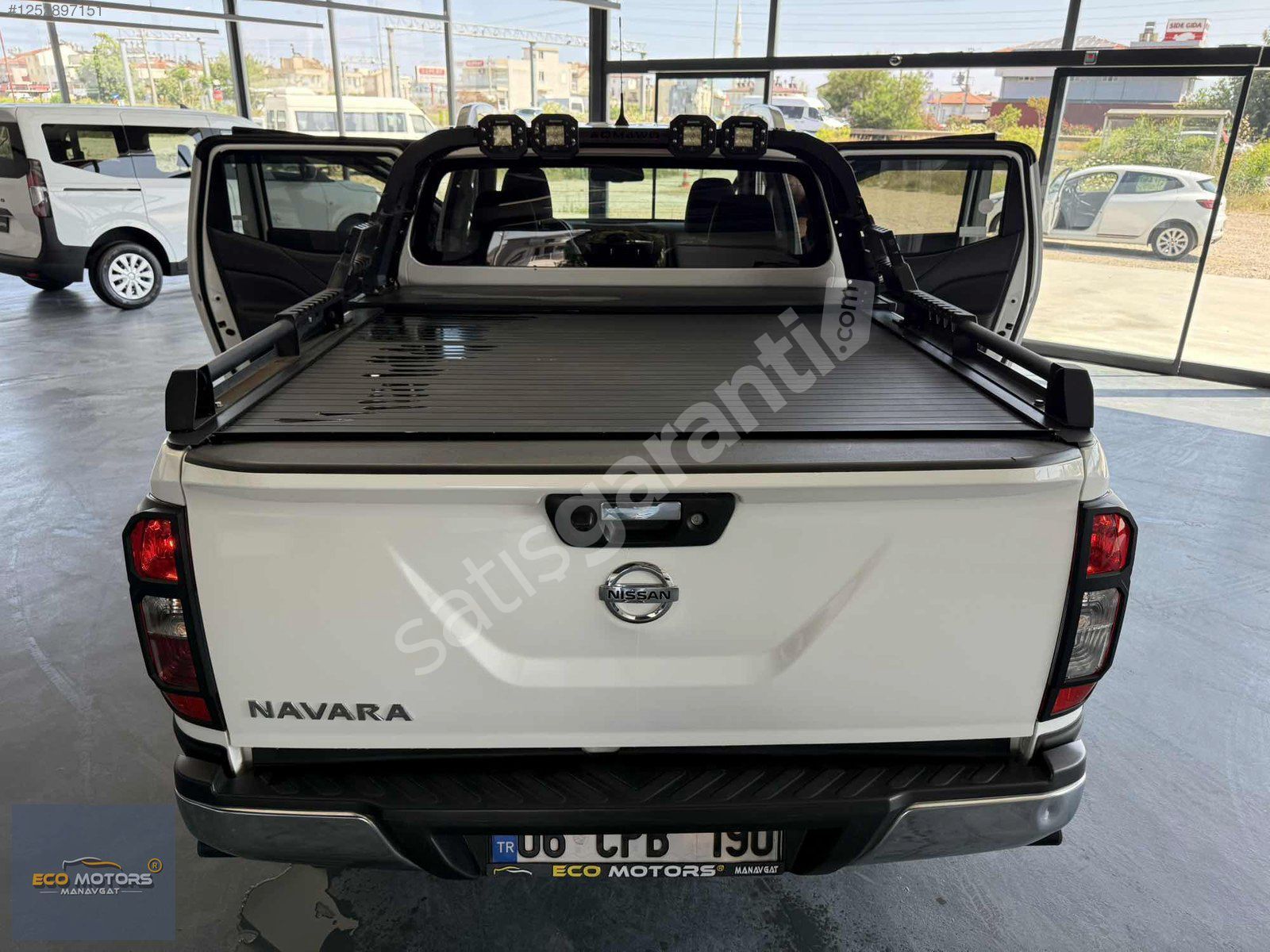 NİSSAN NAVARA 2.3 DCİ 190 HP 4X4 PLATİNUM EMSALSİZ TEMİZLİKTE...