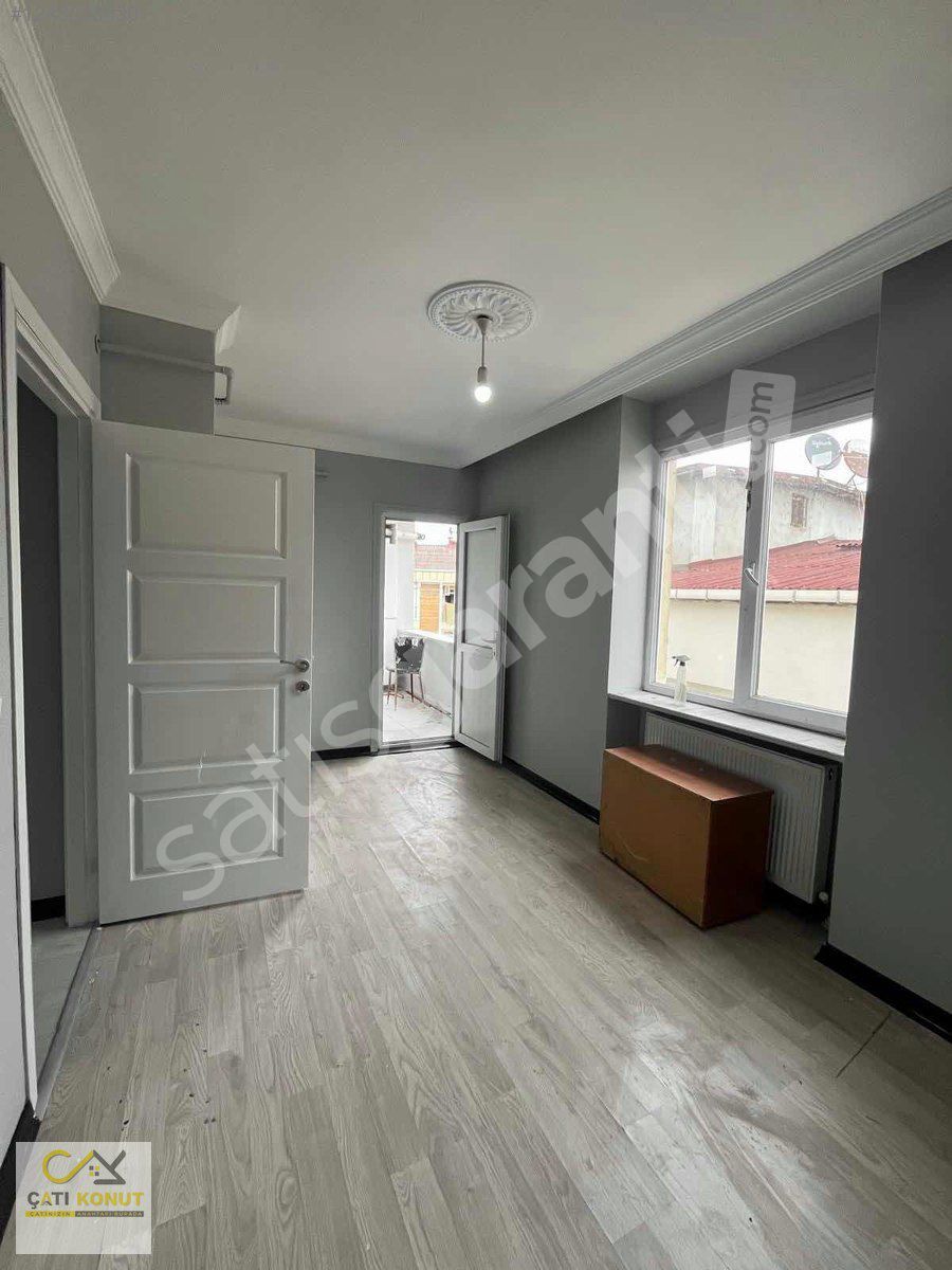 TEK DAİRE ÜZERİ KULLANIŞLI KİRALIK 2+1 BALKONLU ARAKAT