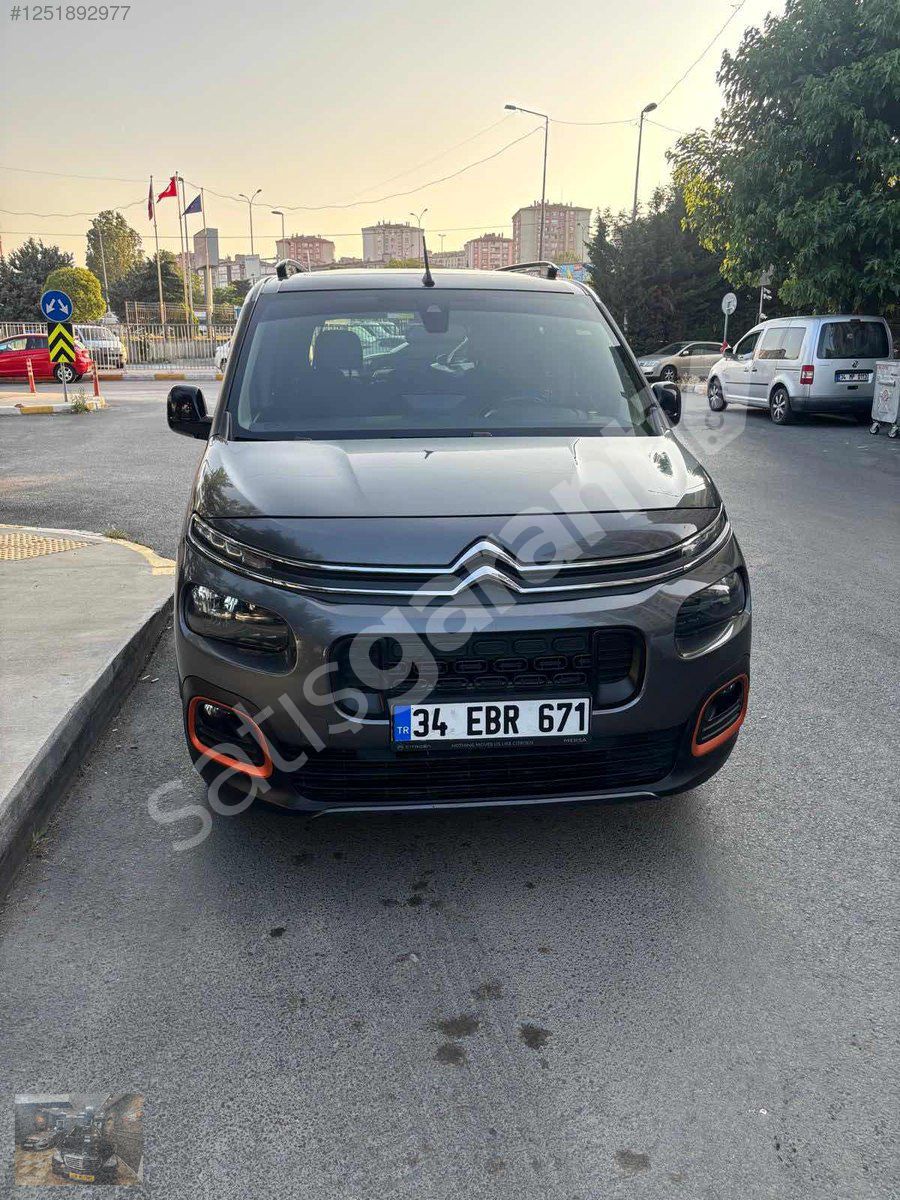 FULL SERVİS BAKIMLI 2021 BERLINGO SHİNE BOLD XTR CAM TAVAN