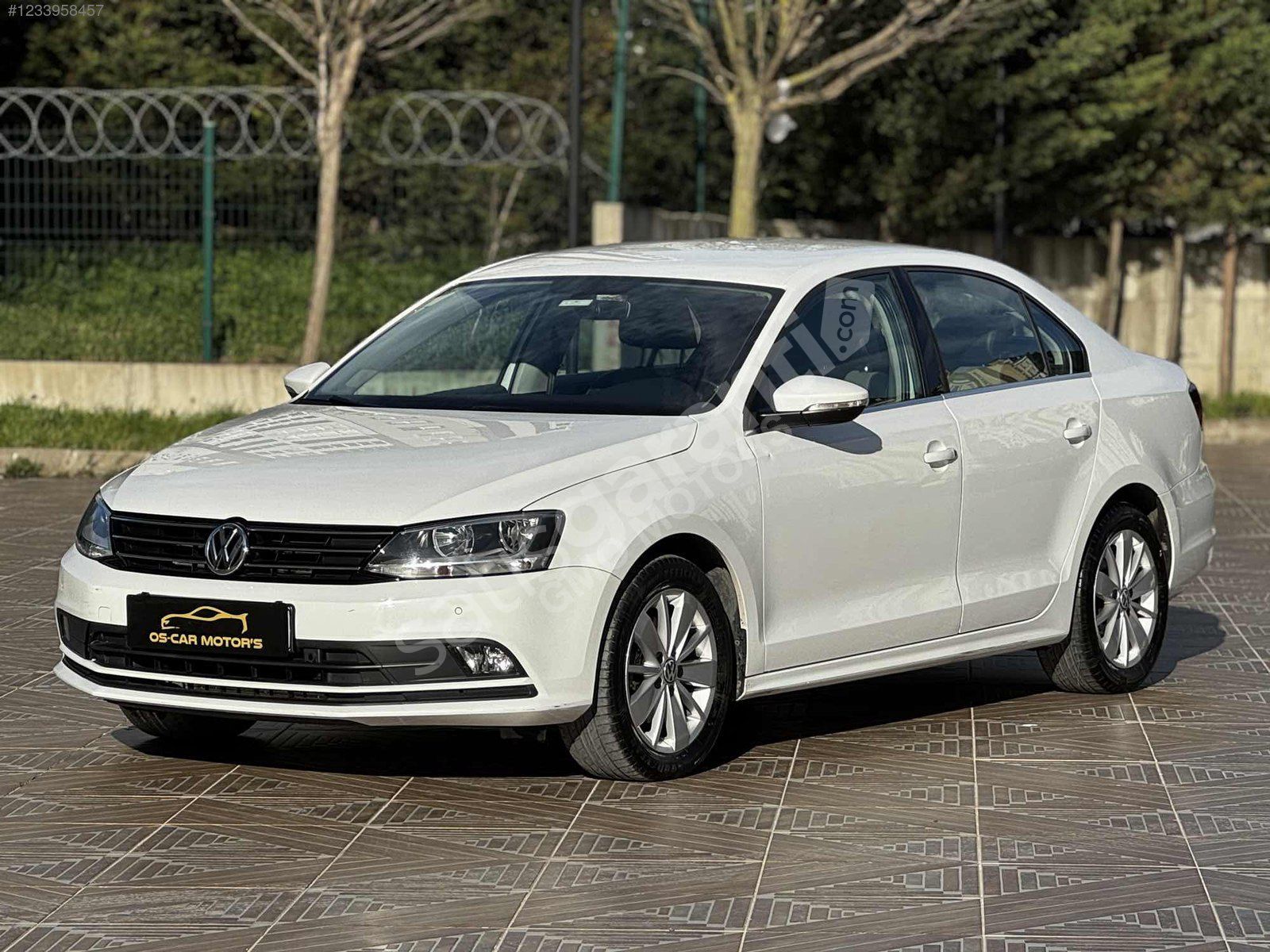 GMO MOTORS' DAN 2017 MODEL OTOMATİK VİTES DÜŞÜK KM JETTA !!