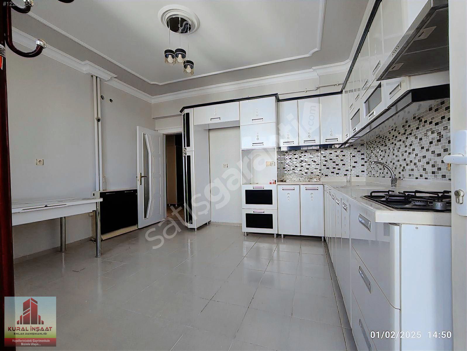 SUMEREVLER MAHALLESİ'NDE SATILIK 4+1 DAİRE