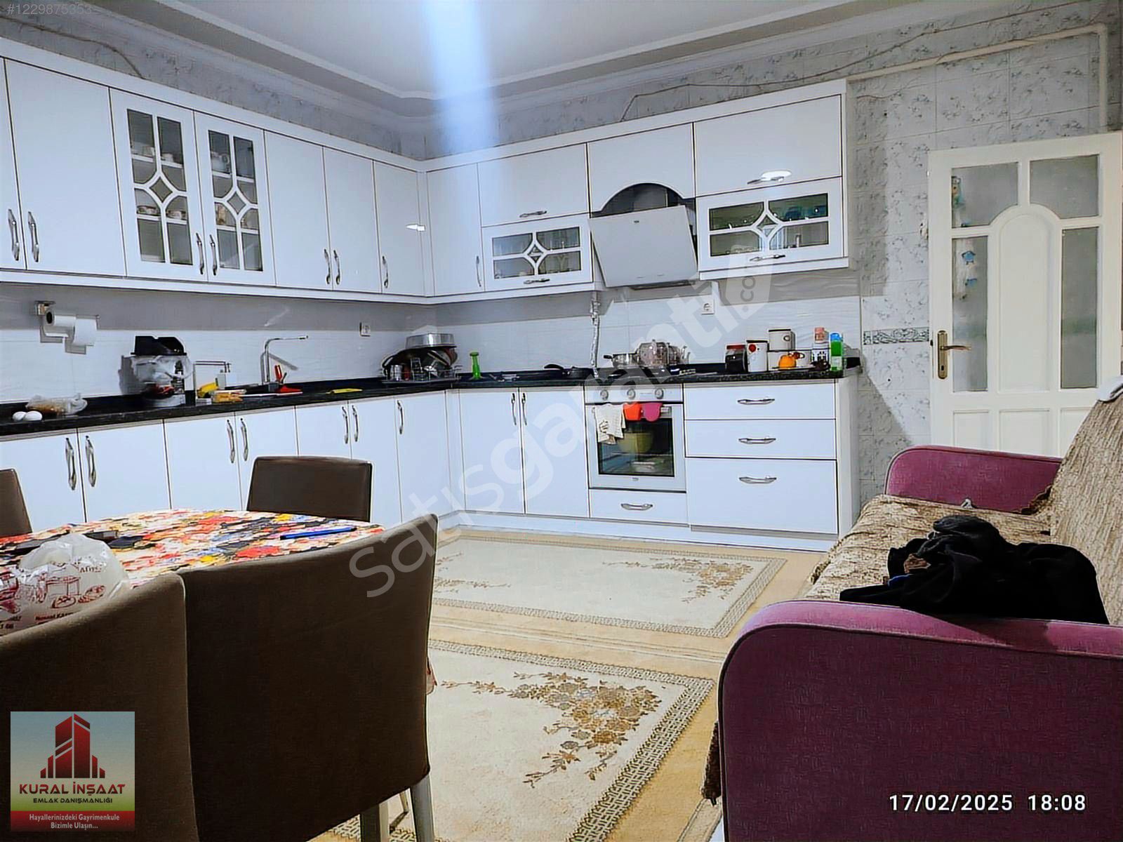 KAYALIK MAHALLESİNDE SATILIK 2 KATLI MUSTAKİL EV VE YAPILI TERAS