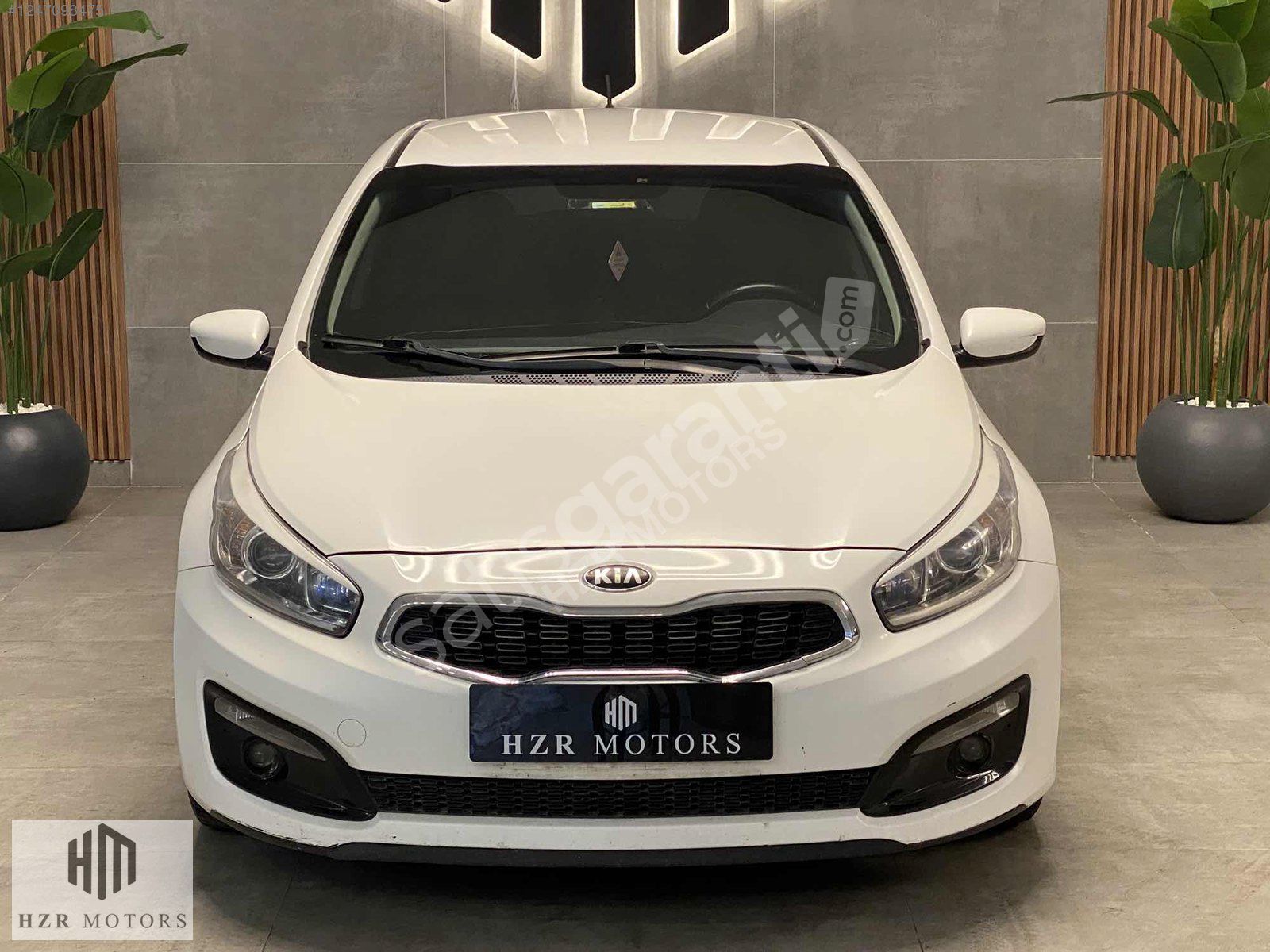 HZR MOTORS %30 PEŞİNATLA HATASIZ 2015 KİA CEED 1.6 CRDİ CONCEPT