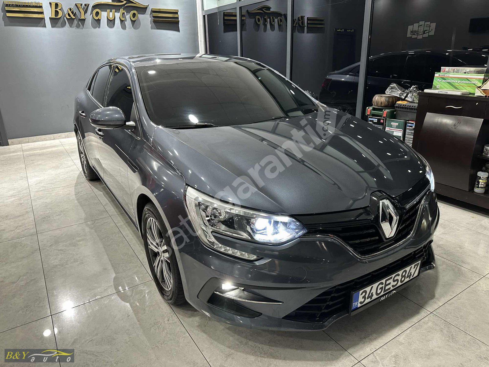 BY AUTO RENAULT 1.5 EDC TOUCH TRAMRSZ DEGİŞENSZ.