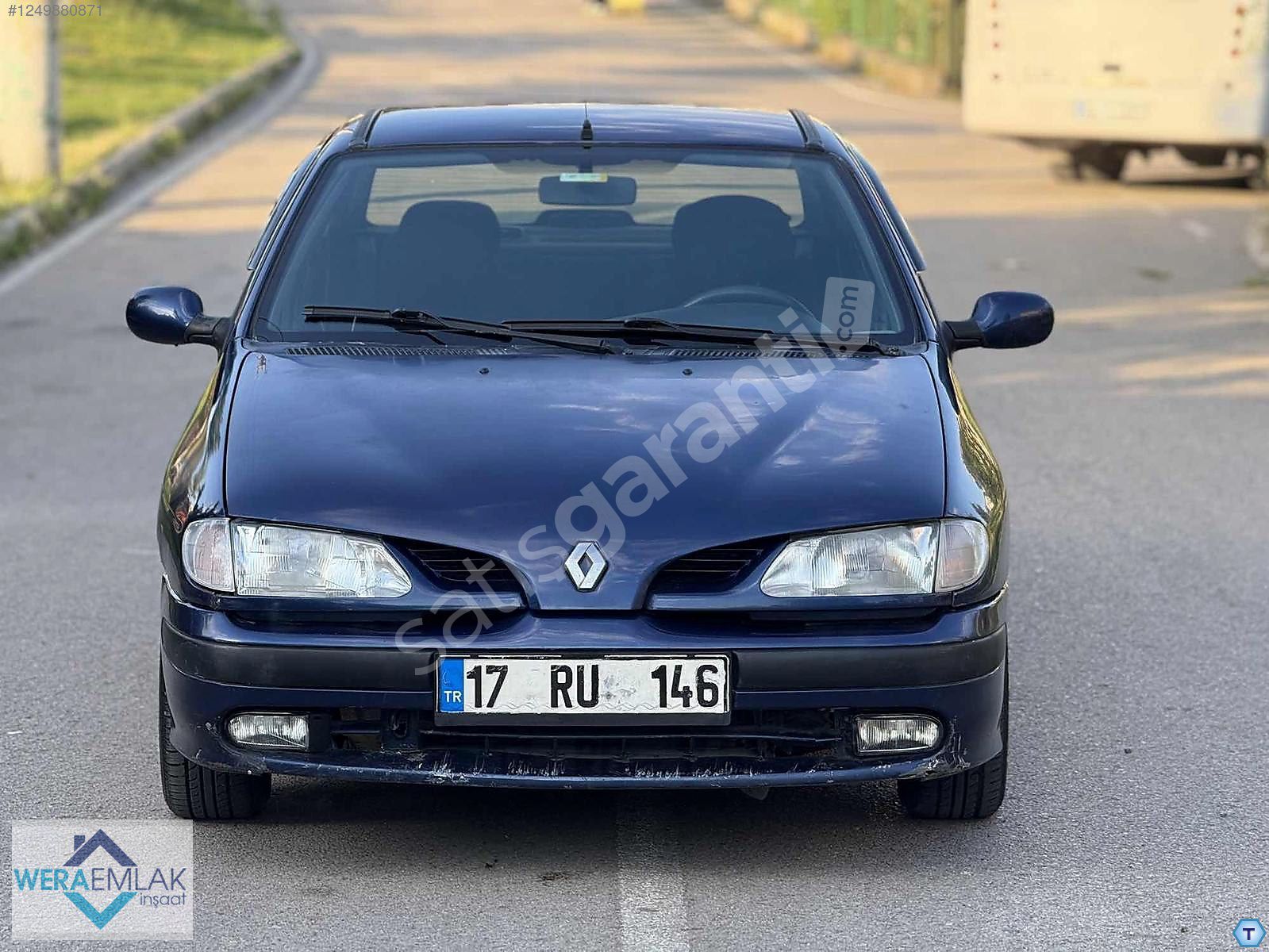 1998 MODEL KLİMALI RENAUL MEGANE