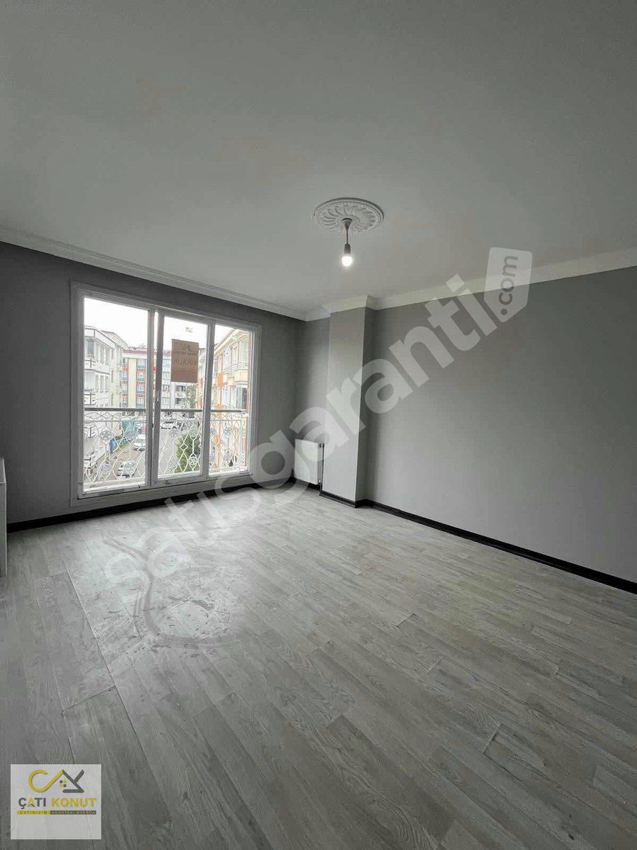 TEK DAİRE ÜZERİ KULLANIŞLI KİRALIK 2+1 BALKONLU ARAKAT