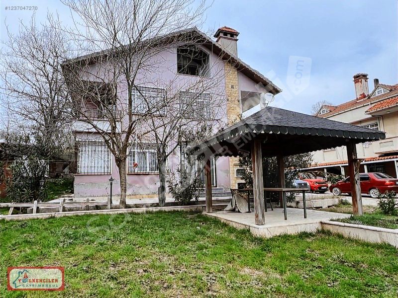 KEMERBURGAZ GÖKTÜRK AĞAÇLI KÖYÜNDE EŞYALI KİRALIK VİLLA