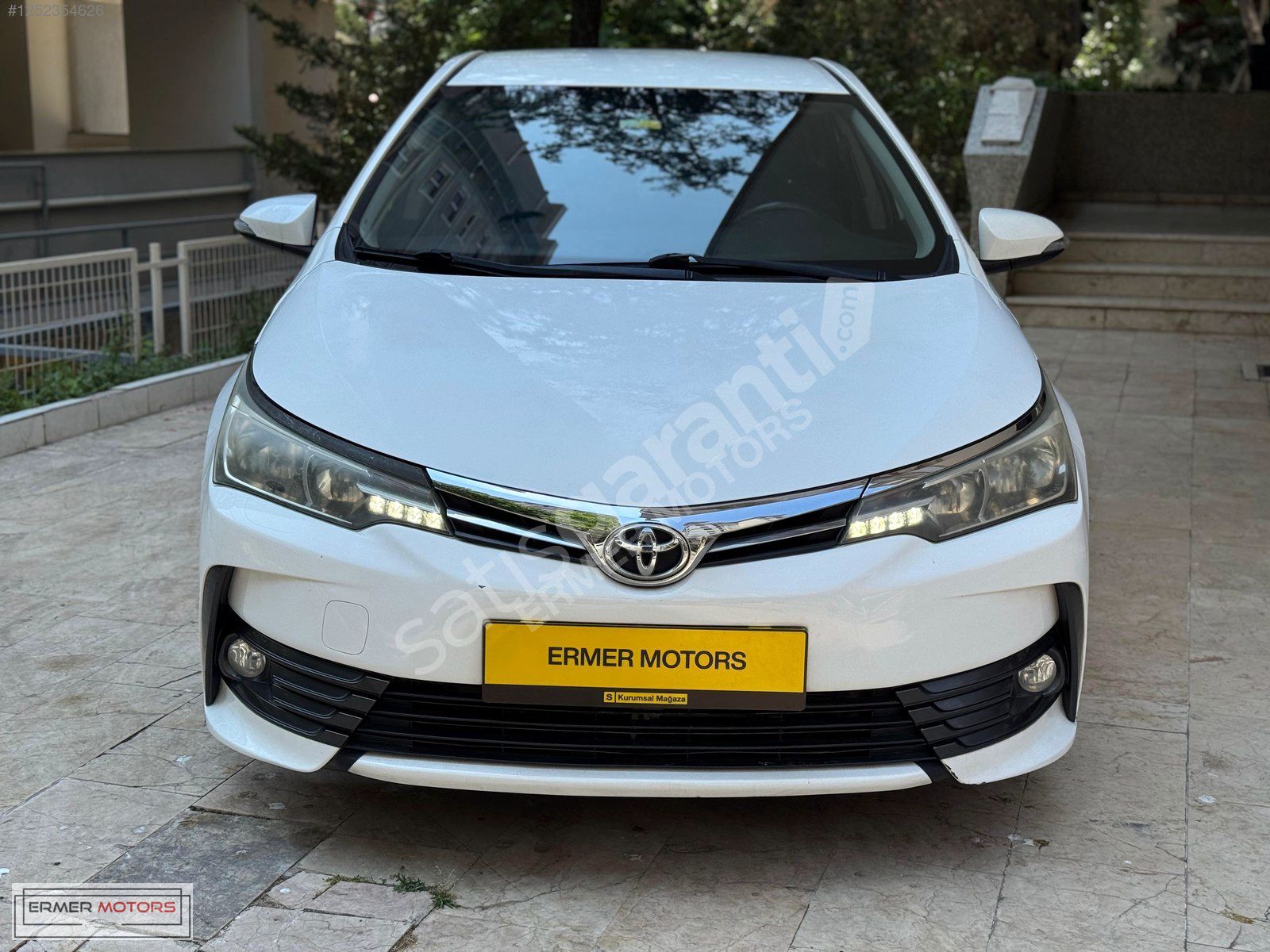 MAKYAJLI TOYOTA COROLLA 1.4D-4D TOUCH 125.000KM OTOMATİK BAKIMLI
