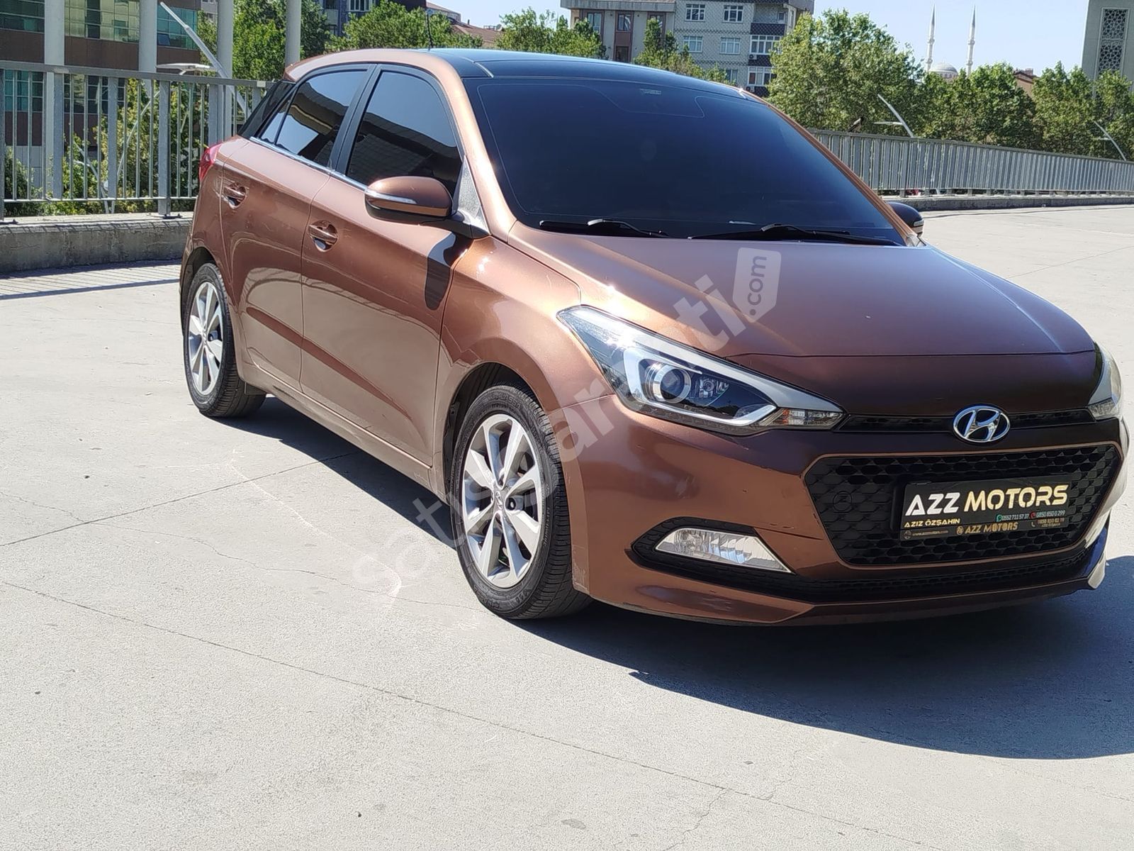 AZZ MOTORS' TAN MASRAFSIZ  PANORAMİK  SUNROOF'LU TAVANLI TEMİZ  HYUNDAİ İ20