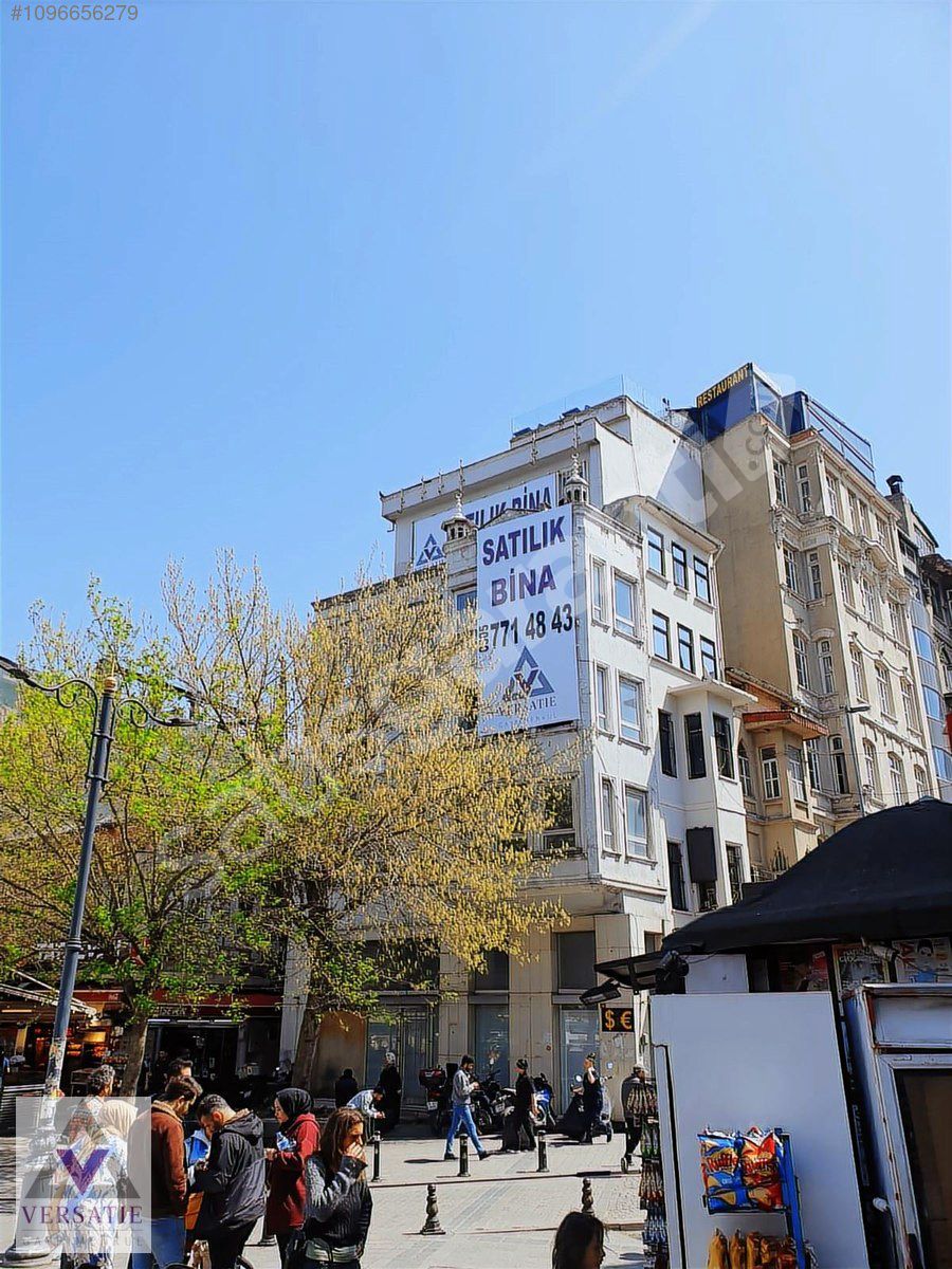 EMİNÖNÜ MEYDANDA MISIR ÇARIŞI GİRİŞİNDE ELE GEÇMEZ KONUMDA BİNA
