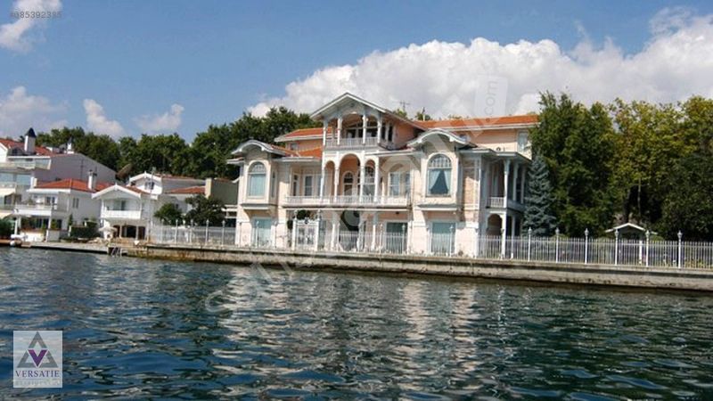 İstanbul'un En Prestijli Lokasyonunda 2000m2 7+1 Manzaralı Köşk