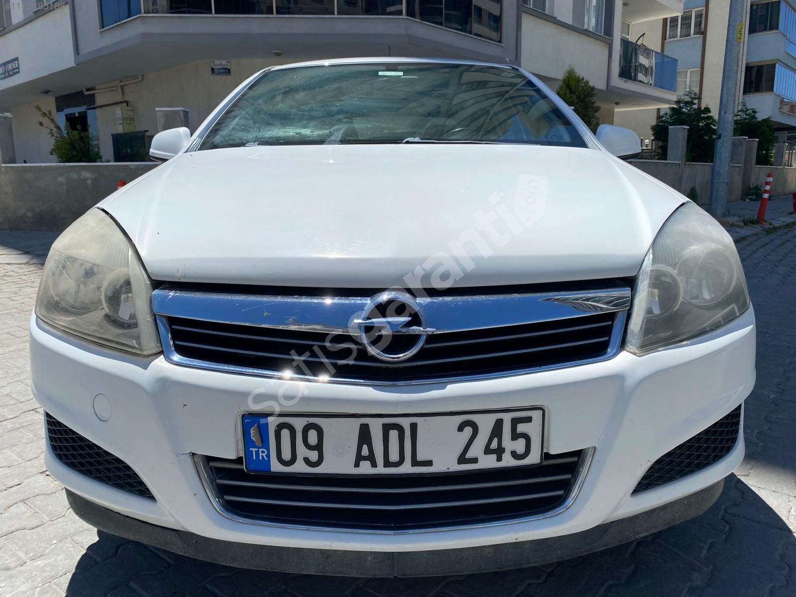 2013 model 1.6 LPG'li 150 BİNDE hasar kaydı var