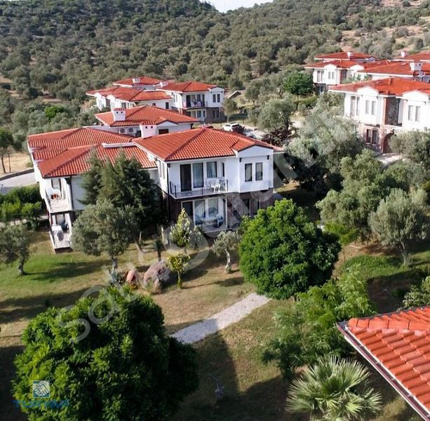 DİKİLİ TURYAP TAN BADEMLİ MERADA TATİL KÖYÜ SATILIK DEVRE TATİL