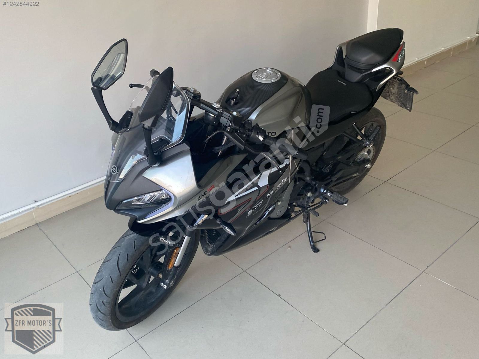 ZFR MOTORS HATASIZ KUSURSUZ 250SR KAPALI GARAJ İLK EL UŞAK