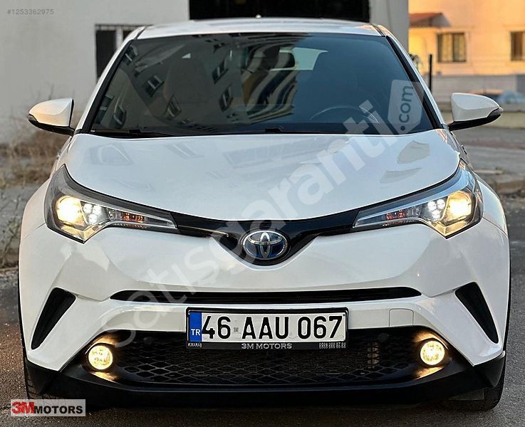 BOYASIZ OTOMATİK TOYOTA C-HR 1.8 HYBRİD ADVANCE 122 HP CVT BEYAZ