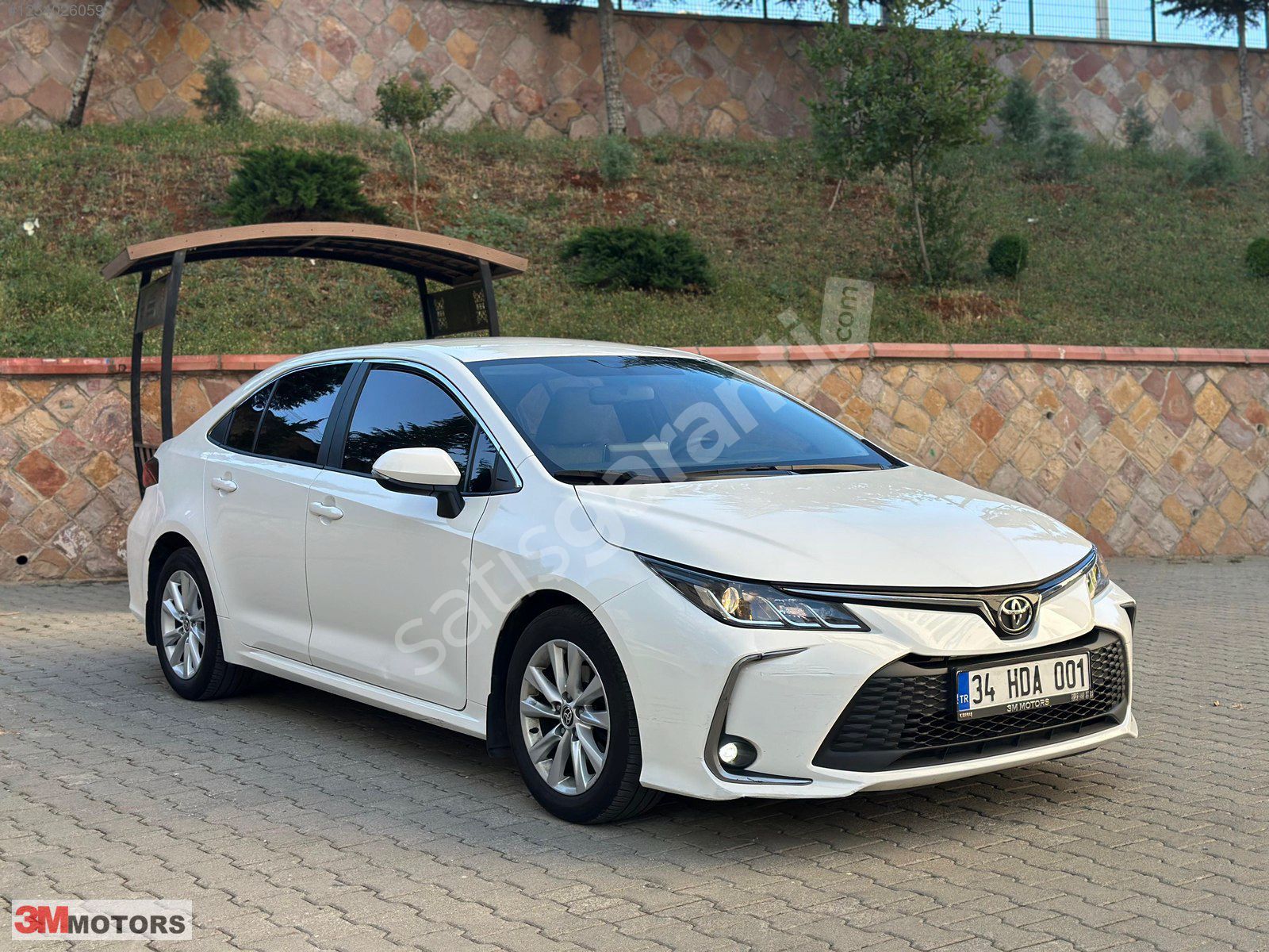 BOYASIZ OTOMATİK TOYOTA COROLLA 1.5 DREAM 125 HP BEYAZ