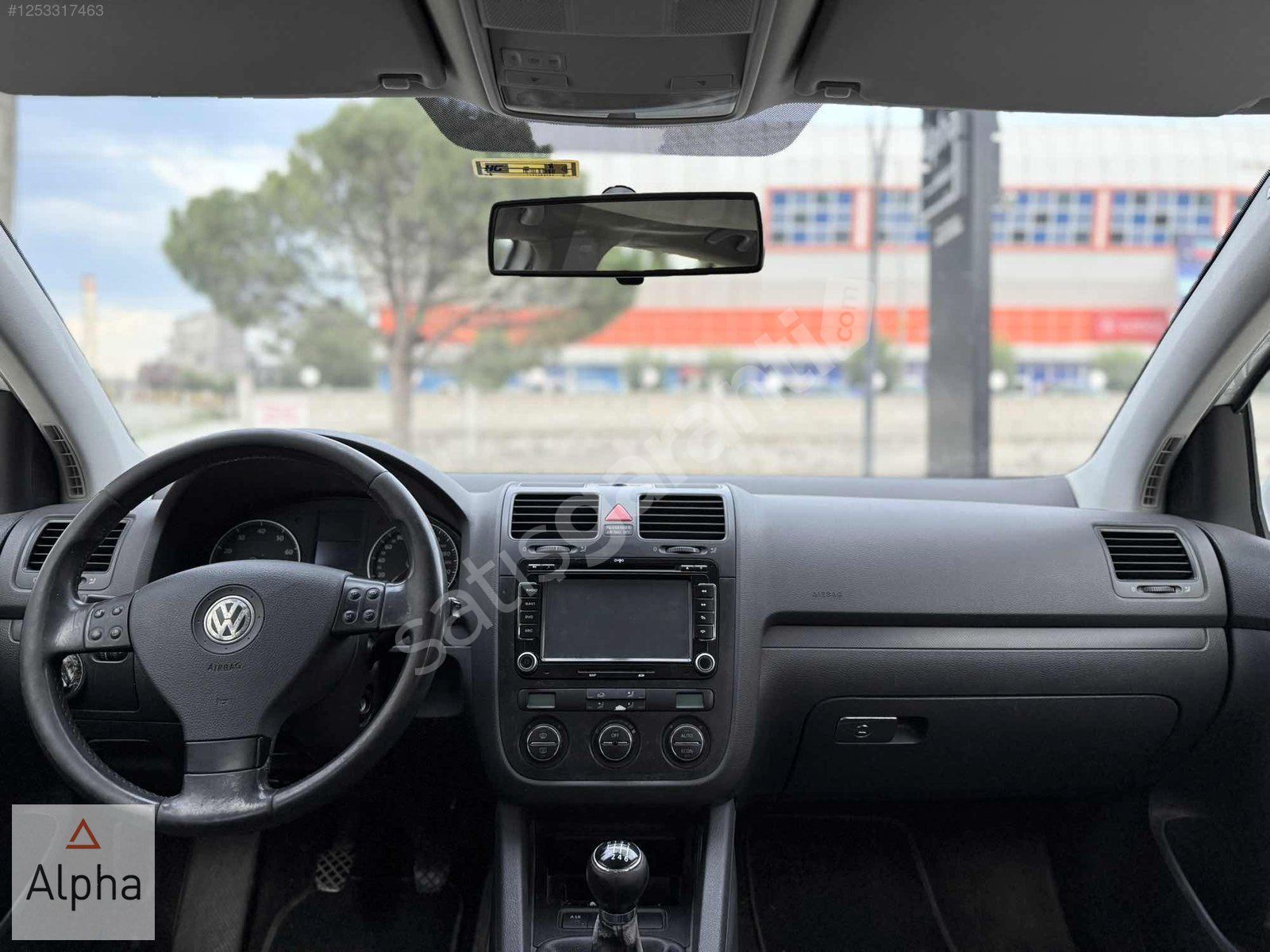 Emsalsiz 129000km Wolkswagen 1.6 Golf(K.K12Taksit)